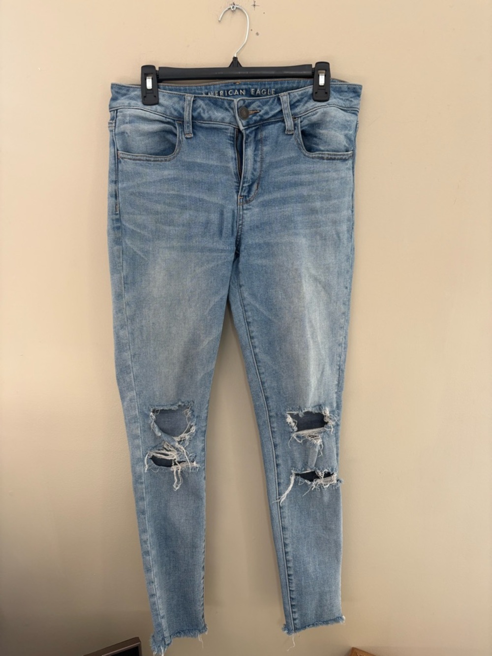 American Eagle Outfitters Light Wash Ripped Skinny Jeans